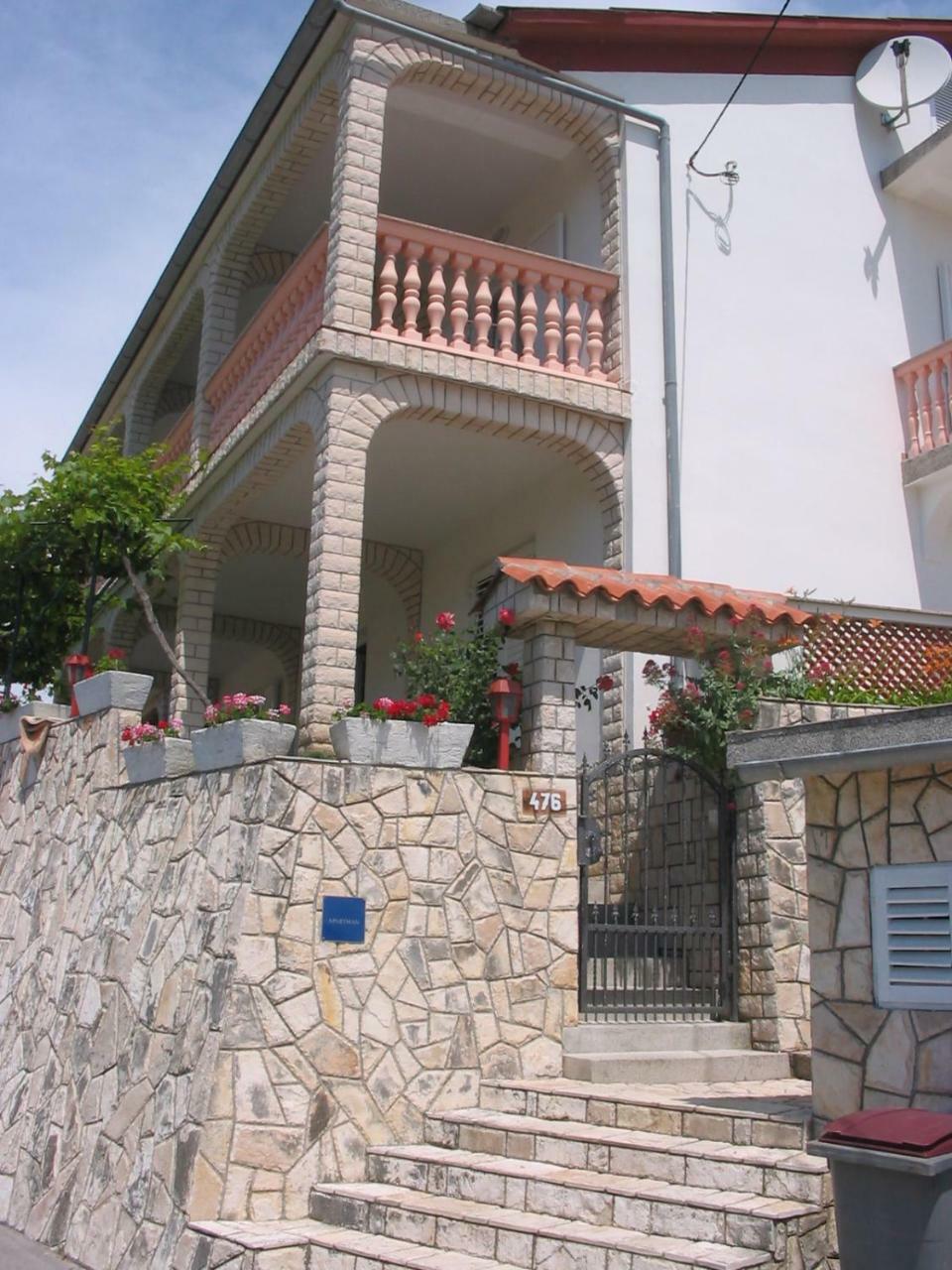 Apartmani Manuela Lopar Ngoại thất bức ảnh