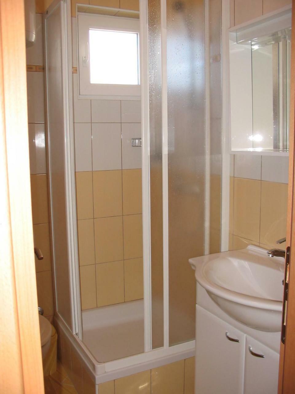 Apartmani Manuela Lopar Phòng bức ảnh